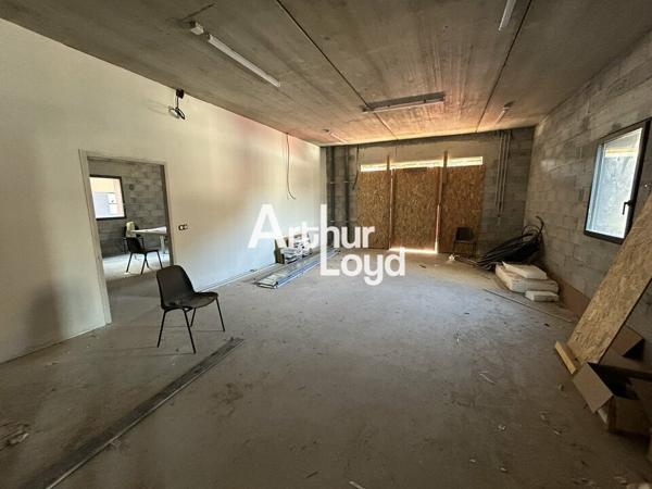 Location bâtiment mixte neuf 1252 m² divisible dès 275 m² - Fréjus Capitou