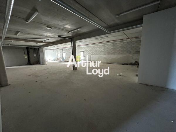 Location bâtiment mixte neuf 1252 m² divisible dès 275 m² - Fréjus Capitou