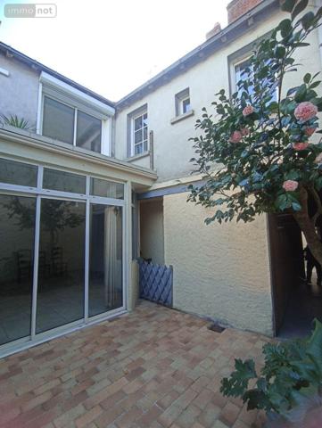 Immeuble à vendre à Chalonnes-sur-Loire dans le Maine-et-Loire (49290), ref : 12516/1198   
centre ville