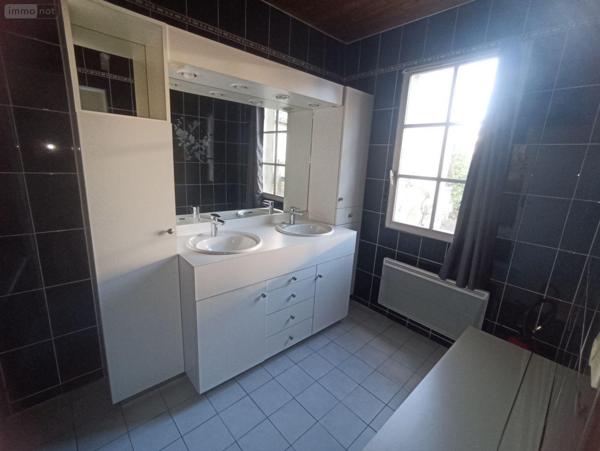 Immeuble à vendre à Chalonnes-sur-Loire dans le Maine-et-Loire (49290), ref : 12516/1198   
centre ville