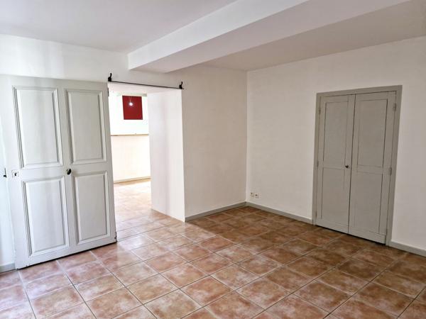 Courthézon (84350) Magnifique rez-de-jardin de 79 m2