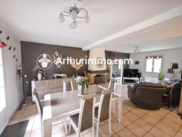 Vente Maison 6 pièces 110 m2 à Savigny-le-Temple