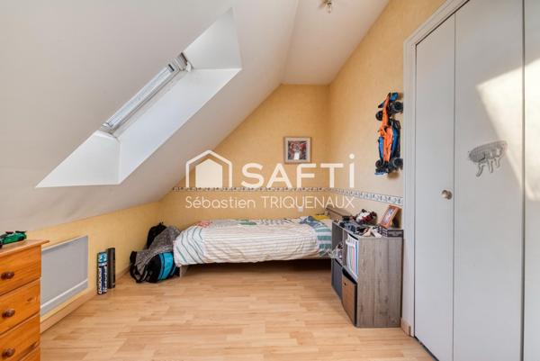 MONTREUIL JUIGNE, MAISON FAMILIALE 5 CHAMBRES