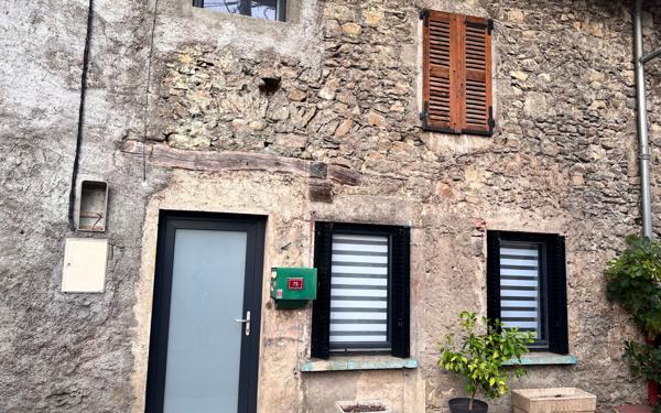 Maison à vendre    5 pièces •  Bettant