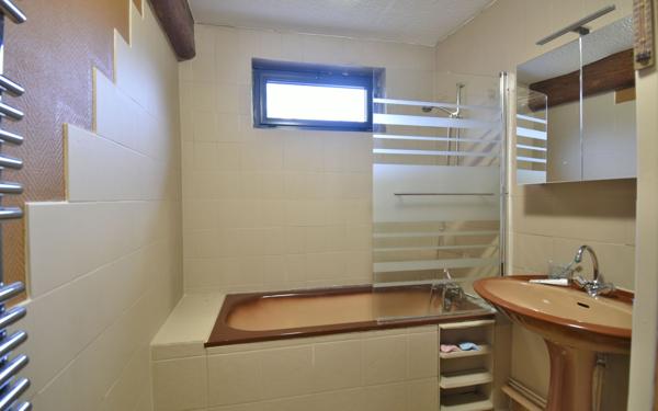 Maison à vendre    5 pièces •  Bettant