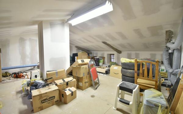 Maison à vendre    5 pièces •  Bettant