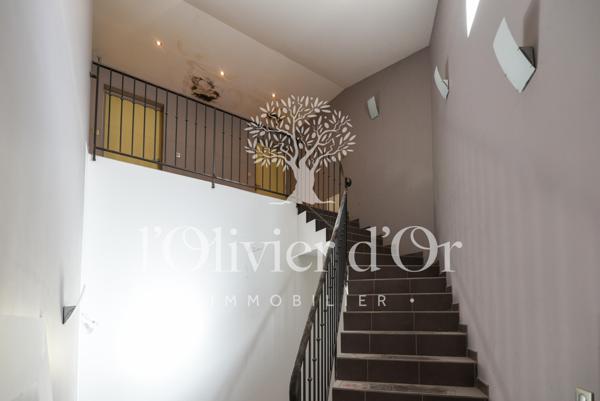 Tulette (26790) Immeuble avec local commercial et appartement à finir de rénover