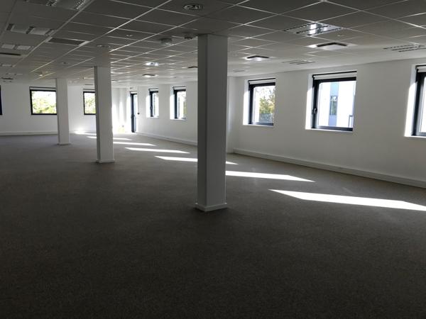 Bureaux à louer à Saint-Herblain accessibilité PMR et parkings sous-sol