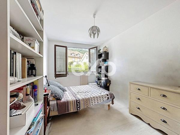 Meylan – Quartier des Ayguinards, appartement familial traversant 5 pièces (101 m²)