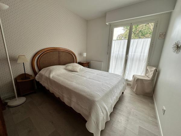 Appartement avec balcons et stationnement double