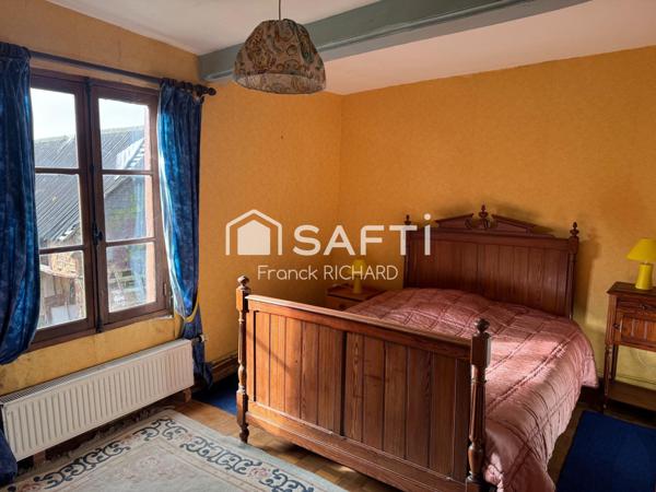 Maison à restaurer avec dépendances – 2800 m² de terrain – proche Saint-Arnoult