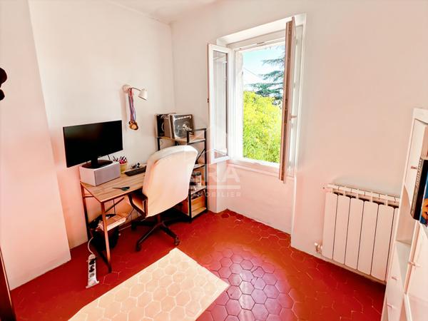 EXCLUSIVITE  - LES PENNES MIRABEAU - Maison T5 3 chambres de 98m2 environ dont véranda sur une parcelle de 157m2