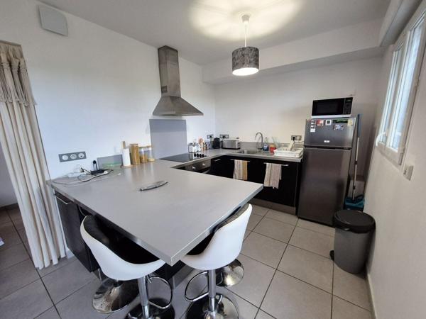 Studio de 42m2 avec une grande terrasse de 14m2 et place de parking privé