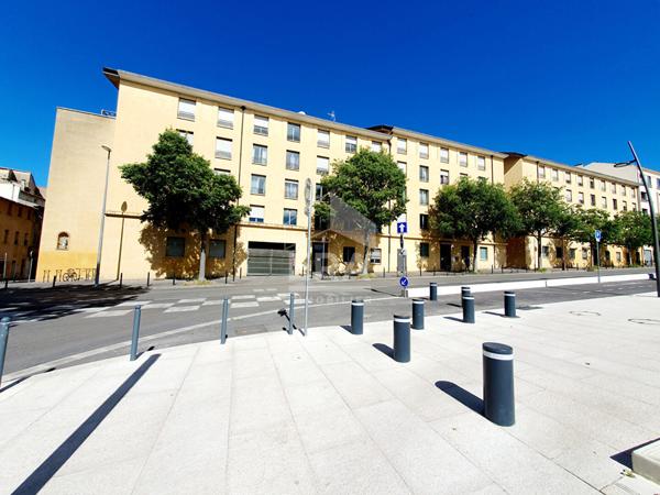 BUREAUX 75m² Aix-en-Provence haut du Cours Mirabeau - Accès PMR - Place de parking privative en option