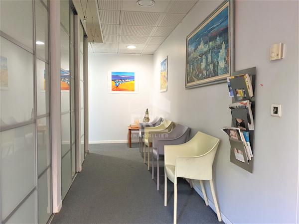 BUREAUX 75m² Aix-en-Provence haut du Cours Mirabeau - Accès PMR - Place de parking privative en option