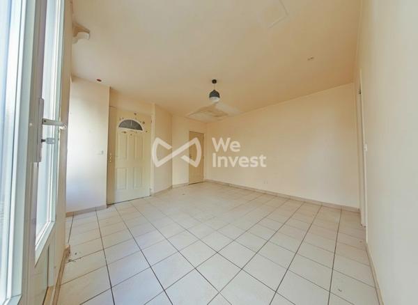 PARIS 18e – 2 PIÈCES 33,51 M² – REZ-DE-CHAUSSÉE SUR COUR – EXTÉRIEUR D’ENVIRON 10 M² – POTENTIEL PROFESSION LIBÉRALE