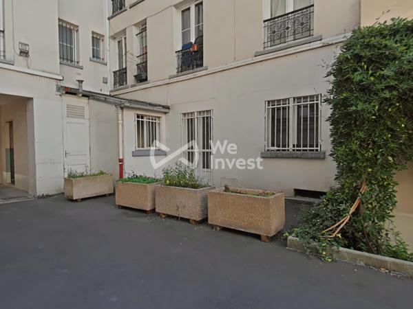 PARIS 18e – 2 PIÈCES 33,51 M² – REZ-DE-CHAUSSÉE SUR COUR – EXTÉRIEUR D’ENVIRON 10 M² – POTENTIEL PROFESSION LIBÉRALE