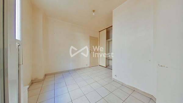 PARIS 18e – 2 PIÈCES 33,51 M² – REZ-DE-CHAUSSÉE SUR COUR – EXTÉRIEUR D’ENVIRON 10 M² – POTENTIEL PROFESSION LIBÉRALE