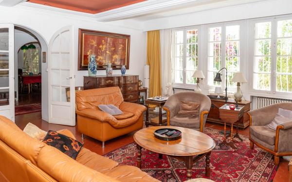 Maison à vendre    10 pièces • 310 m2 La Seyne-sur-Mer