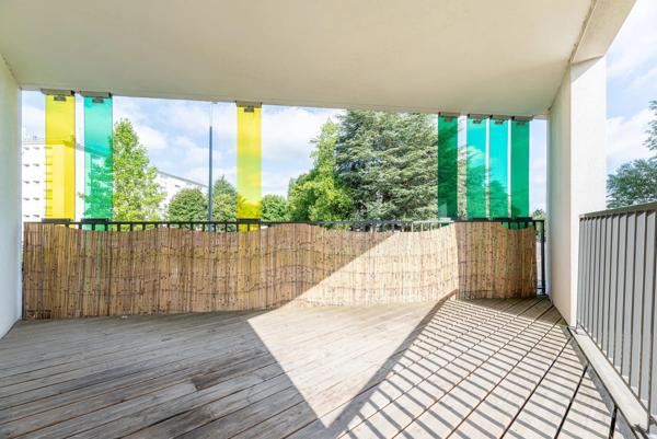 Beau T4 lumineux avec terrasse et place de parking