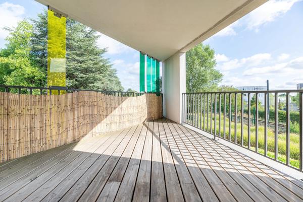 Beau T4 lumineux avec terrasse et place de parking