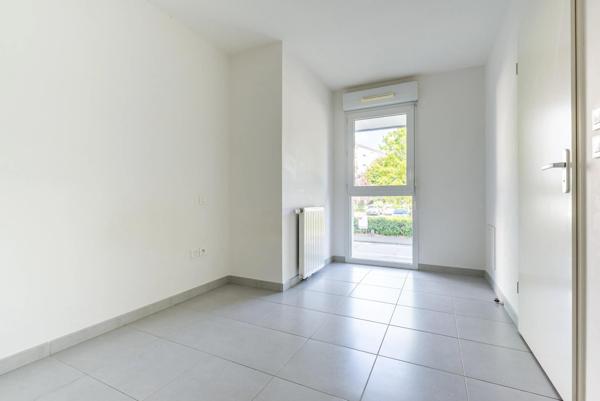 Beau T4 lumineux avec terrasse et place de parking