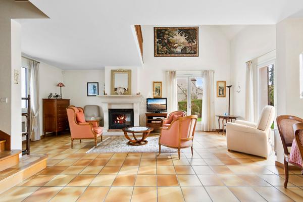 Maison Saint Germain En Laye 6 pièce(s) 140 m2 €980 000 ** - Référence 17145