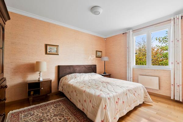 Maison Saint Germain En Laye 6 pièce(s) 140 m2 €980 000 ** - Référence 17145