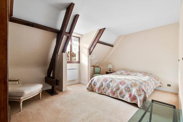 Maison Saint Germain En Laye 6 pièce(s) 140 m2 €980 000 ** - Référence 17145