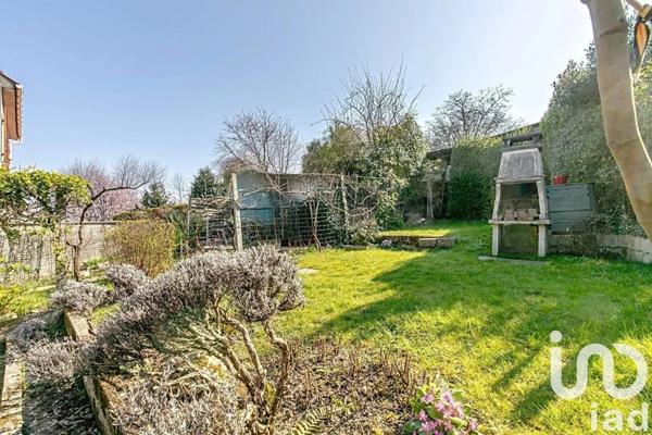 House for sale 5 rooms 112 m² Rosny-sous-Bois