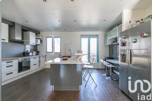 House for sale 5 rooms 112 m² Rosny-sous-Bois