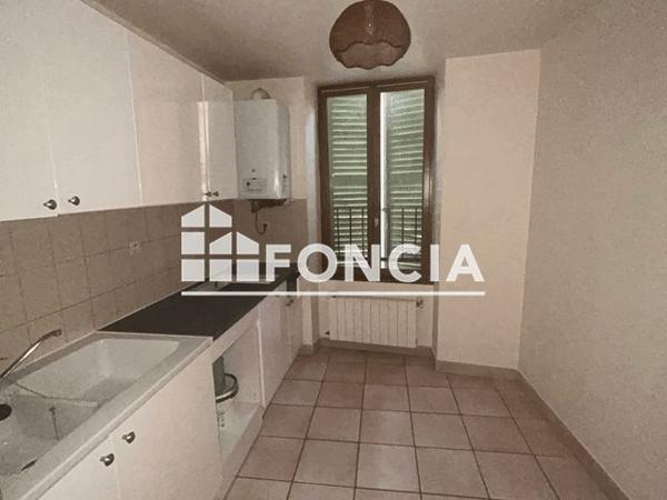 Location Appartement 5 pièces 86.9 m² - 16 RUE PIERRE TAILLANT Pont Saint Esprit 30130