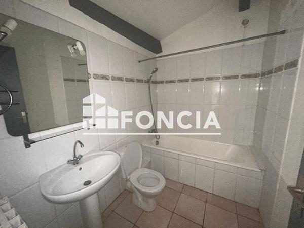 Location Appartement 5 pièces 86.9 m² - 16 RUE PIERRE TAILLANT Pont Saint Esprit 30130