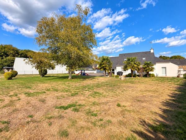 Maison à Elven, 56250 - 9 pièces 140m²