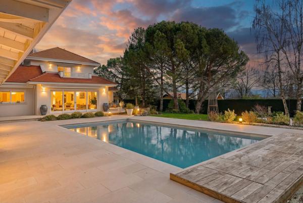 Vente Maison de luxe Divonne-les-Bains 9 Pièces 364 m²