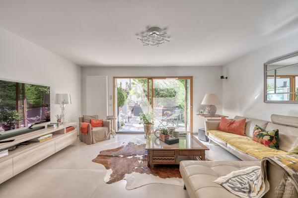 Maison Rueil Malmaison 5 pièce(s) 96 m2 €880 000 **  - Référence  19605