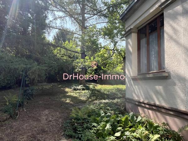 Maison à vendre 10 pièces de 244 m²