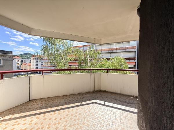 Clermont-Ferrand - Rue Morel Ladeuil - 3 chambres - Balcons - Garage