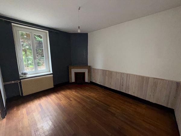 Loue T2 Péronnas avec petite cour privative