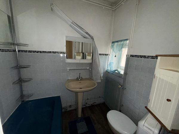 Loue T2 Péronnas avec petite cour privative