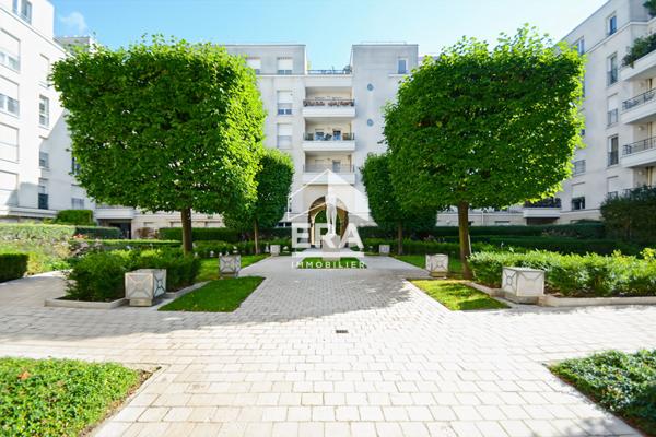 Appartement Issy Les Moulineaux 2 pièce(s) dernier étage avec Terrasse