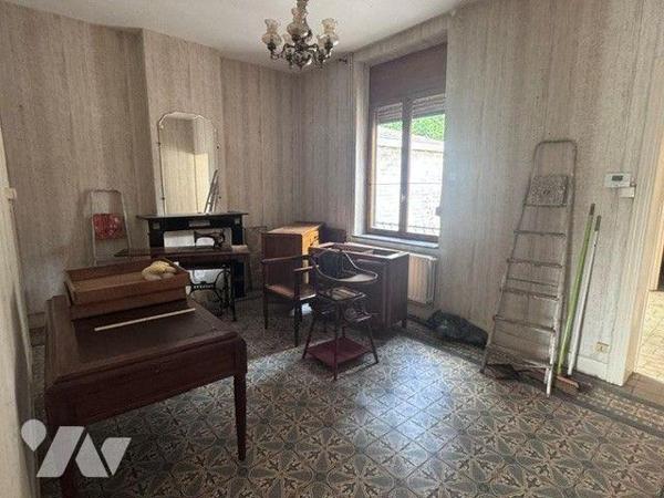 Maison à vendre à Quiévrechain.

Une maison d'habitation d'une surface habitable de 94,68 m²,...