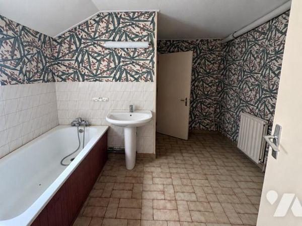 Maison à vendre à Quiévrechain.

Une maison d'habitation d'une surface habitable de 94,68 m²,...