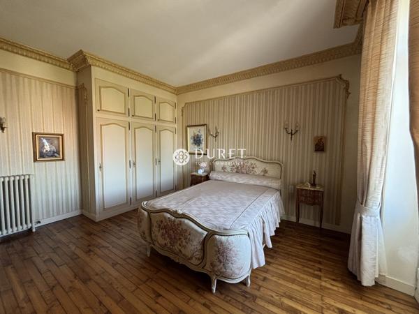BEAUX VOLUMES POUR CETTE MAISON DES ANNES 30 EN CENTRE VILLE