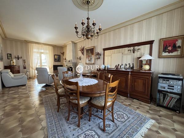 BEAUX VOLUMES POUR CETTE MAISON DES ANNES 30 EN CENTRE VILLE