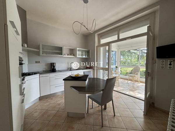 BEAUX VOLUMES POUR CETTE MAISON DES ANNES 30 EN CENTRE VILLE