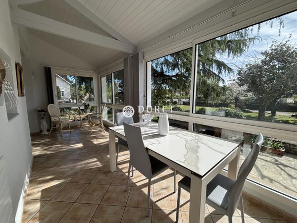 BEAUX VOLUMES POUR CETTE MAISON DES ANNES 30 EN CENTRE VILLE