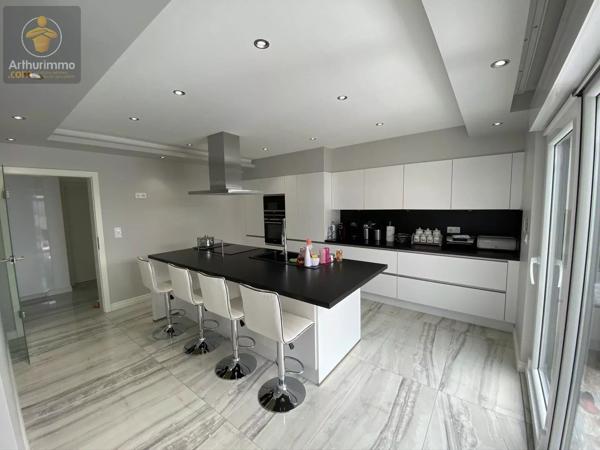 Vente                                                      Maison
                        
                     7 pièces                      158 m2                     à Woippy