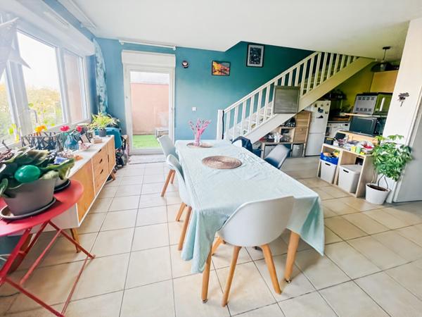 A vendre Appartement T3  duplex Begles 70 m² avec balcon. Vendu loué