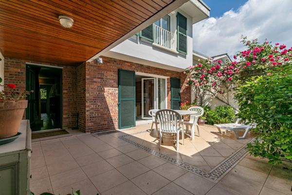 LA CELLE ST CLOUD - QUARTIER DE LA CHATAIGNERAIE - MAISON 186 M² - 6 CHAMBRES - JARDIN - PATIO - BARBECUE - GARAGE 2 VOITURES -